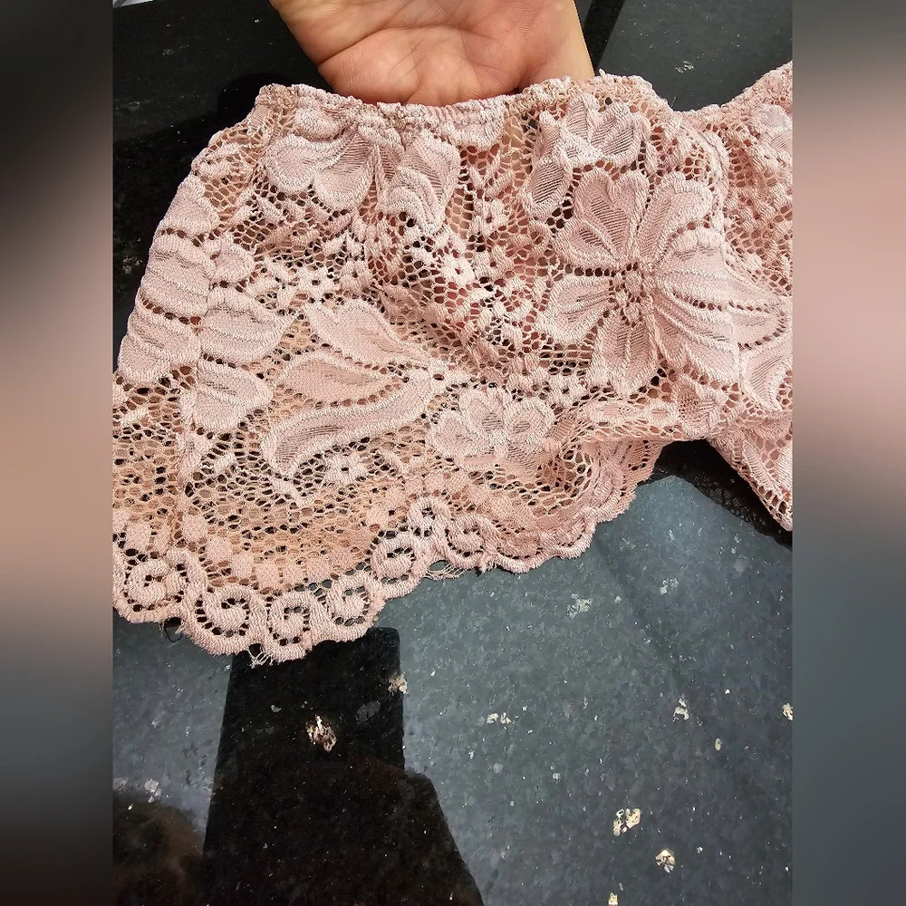 A'GACI Off the shoulder All Over Lace Pink Bodysuit. Size Small - Picture 12 of 14